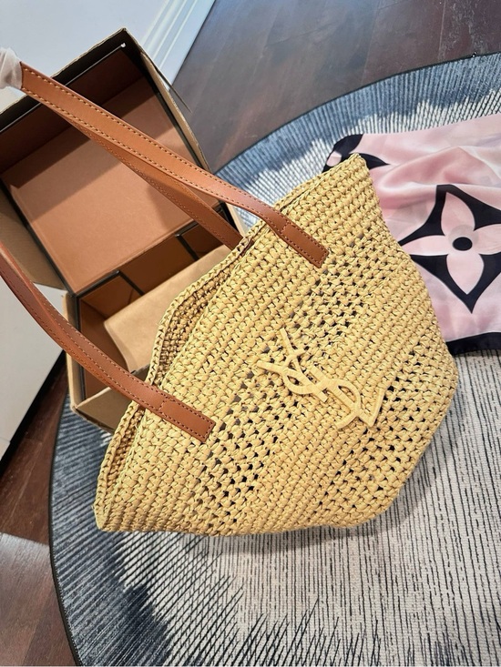 Saint Laurent. · Handbags - Saint Laurent Natural Straw Tote with Tan Leather Straps